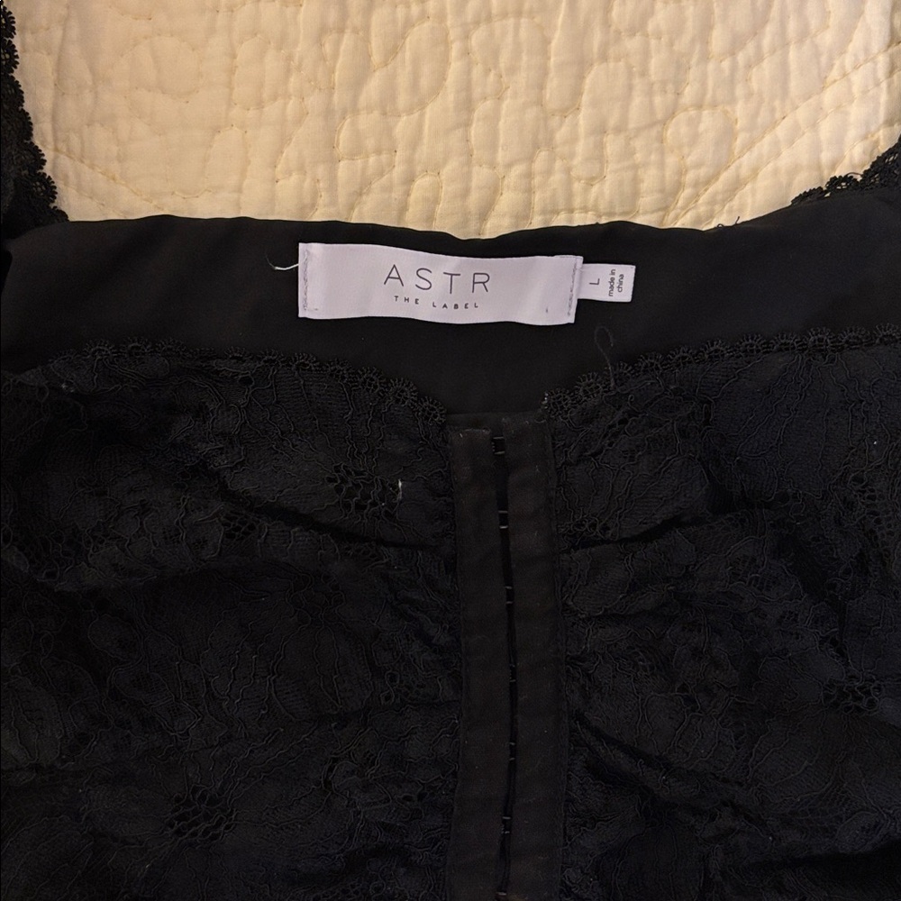 Black Lace Capped-Sleeve Bodysuit • NWOT - Picture 4 of 4